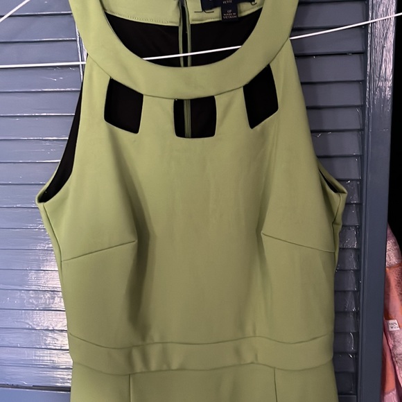 Green Bananas Republic formal dress - Picture 3 of 3